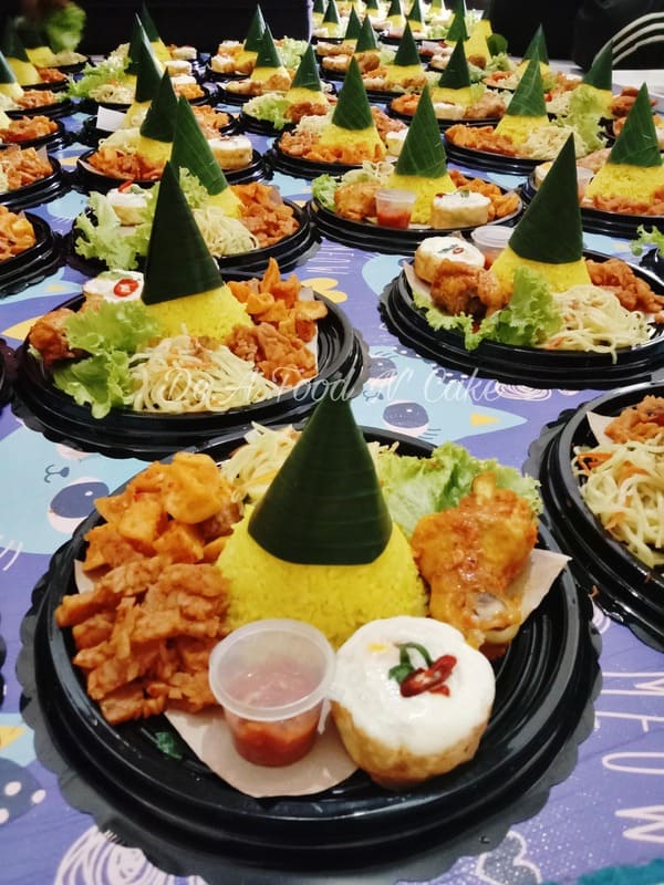 Tumpeng (2)